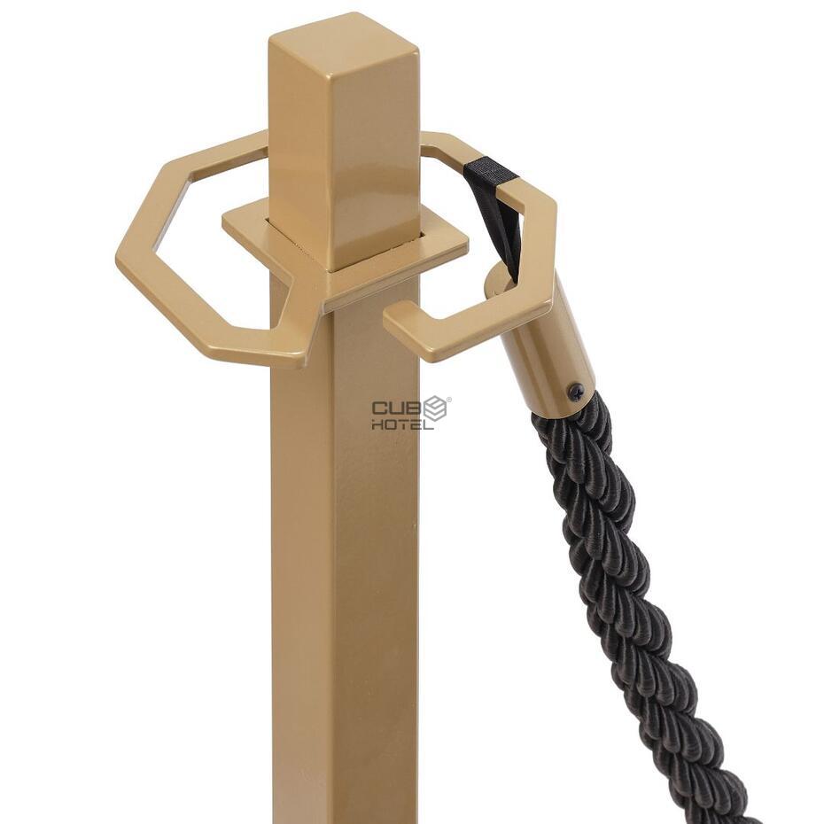 Poste Gestor de Filas Dorado