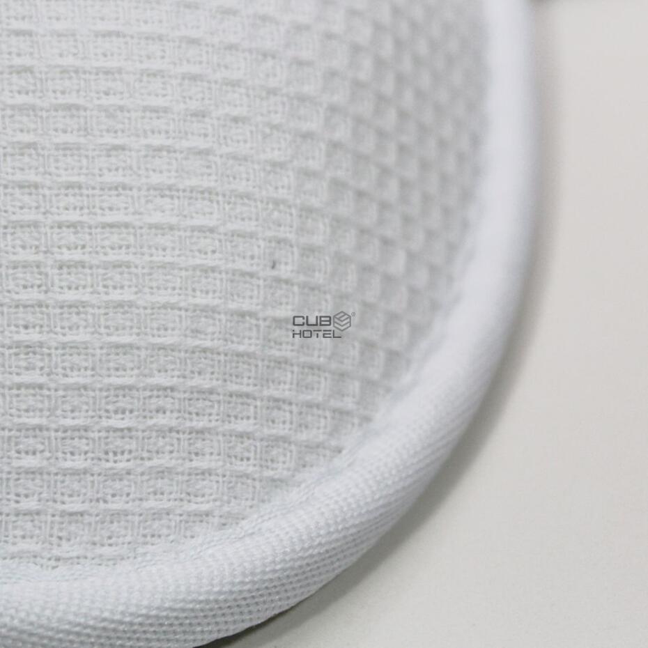100 Pairs, White Waffle Hotel Slippers, 29Cm