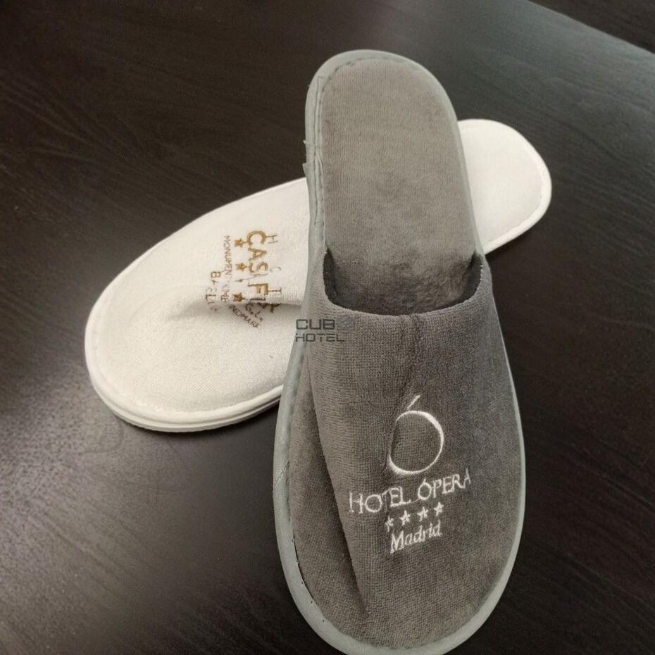 Personalized Slippers 3000 Minimum Pairs