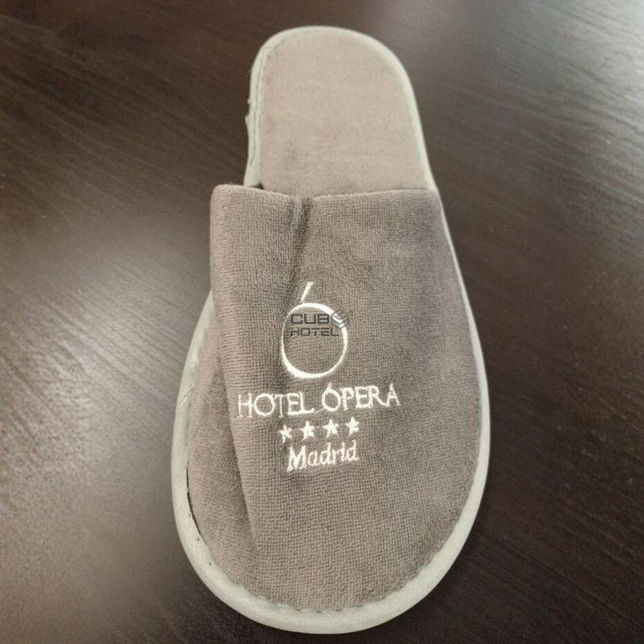 Personalized Slippers 3000 Minimum Pairs