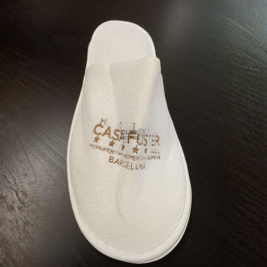 Personalized Slippers 3000 Minimum Pairs